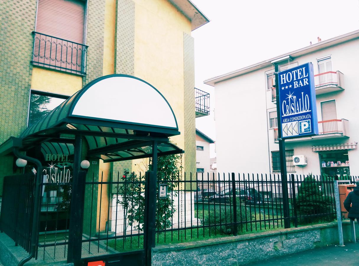 נוברה Hotel Cristallo מראה חיצוני תמונה