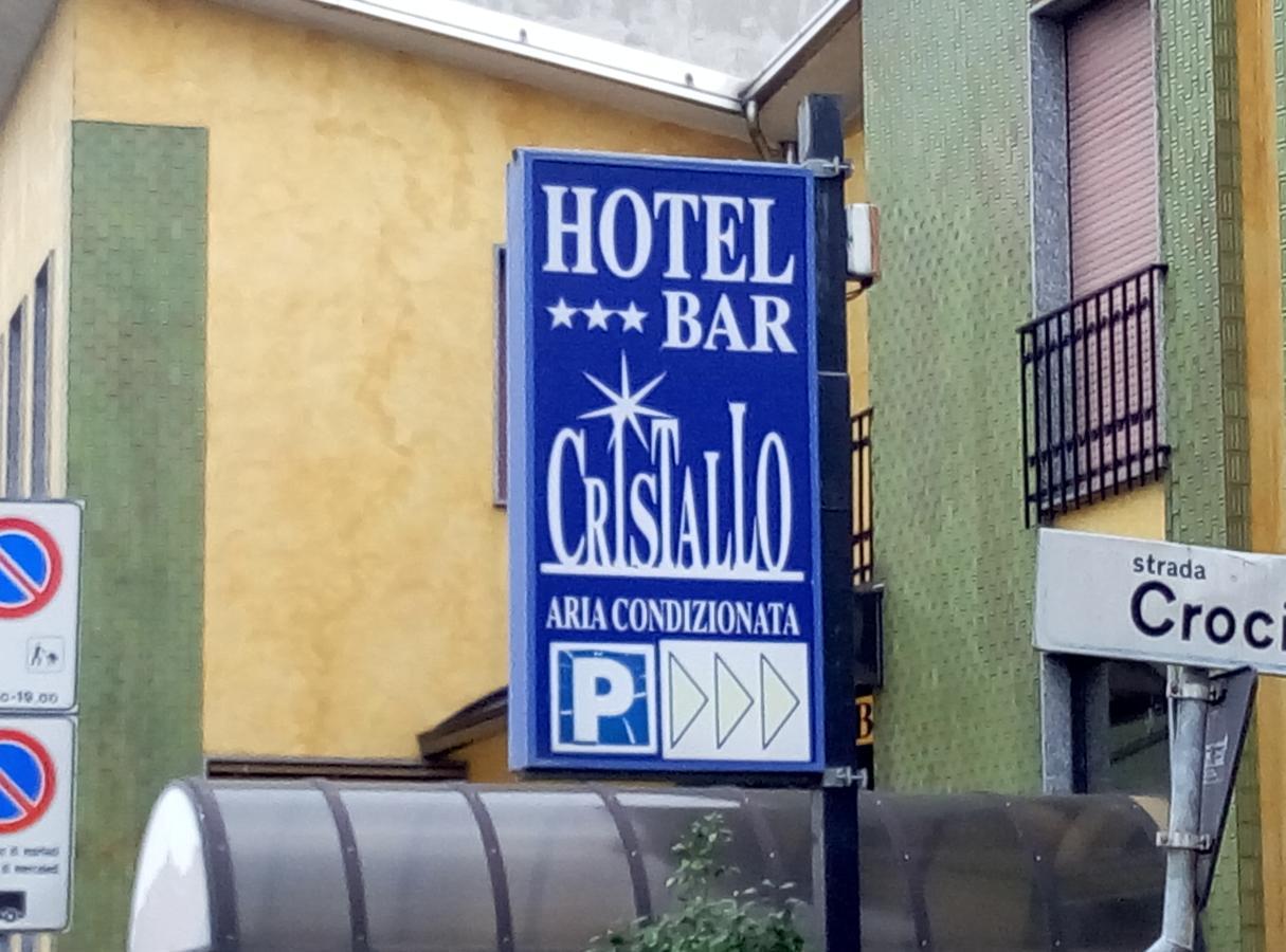 נוברה Hotel Cristallo מראה חיצוני תמונה