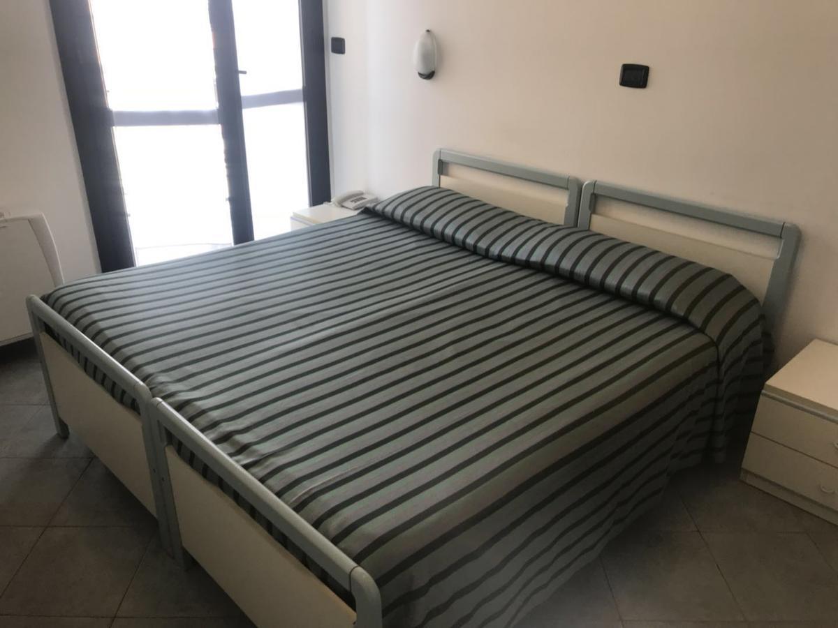 נוברה Hotel Cristallo מראה חיצוני תמונה