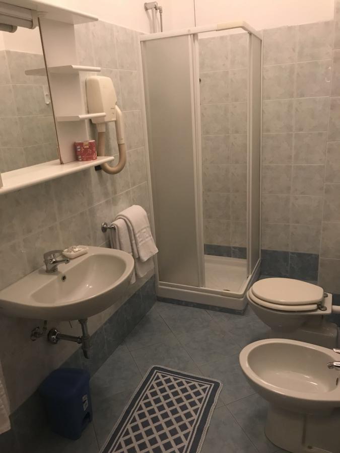 נוברה Hotel Cristallo מראה חיצוני תמונה