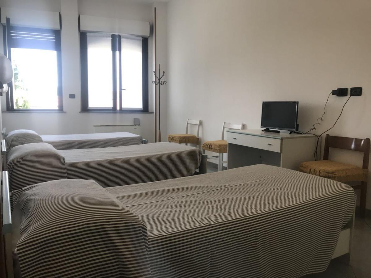 נוברה Hotel Cristallo מראה חיצוני תמונה